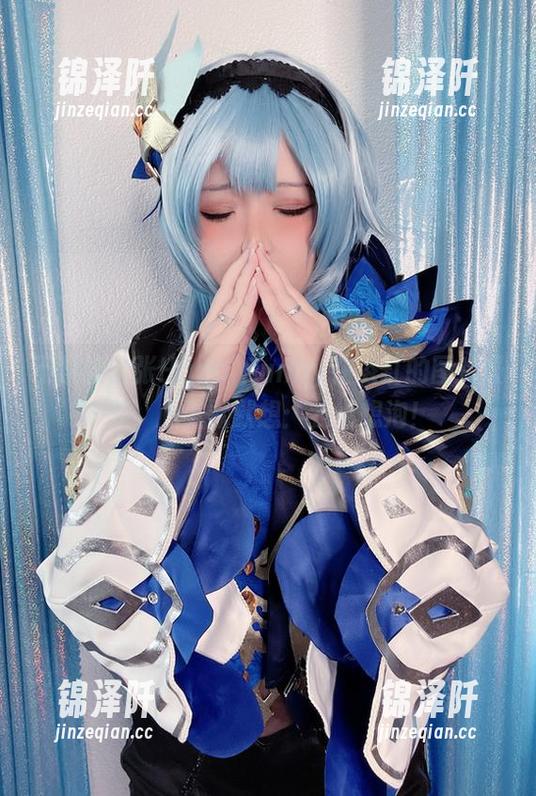 Hana Bunny 不禁被这张Hana Bunny在浴缸的图片吸引,心里默默想:我也想泡!